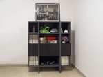 682 - La madia Recta in prezzo affare è caratterizzata da spalle di forte spessore, utilizzate anche come basamento in contrasto con le ante in Rovere Antico.
Una madia completa di frontali che permettono un pò di contenimento. L'anta va ribalta centrale può essere utilizzata anche una piccola zona bar. Mentre, le ante laterali hanno un'apertura di quasi 180º.
Madia Recta